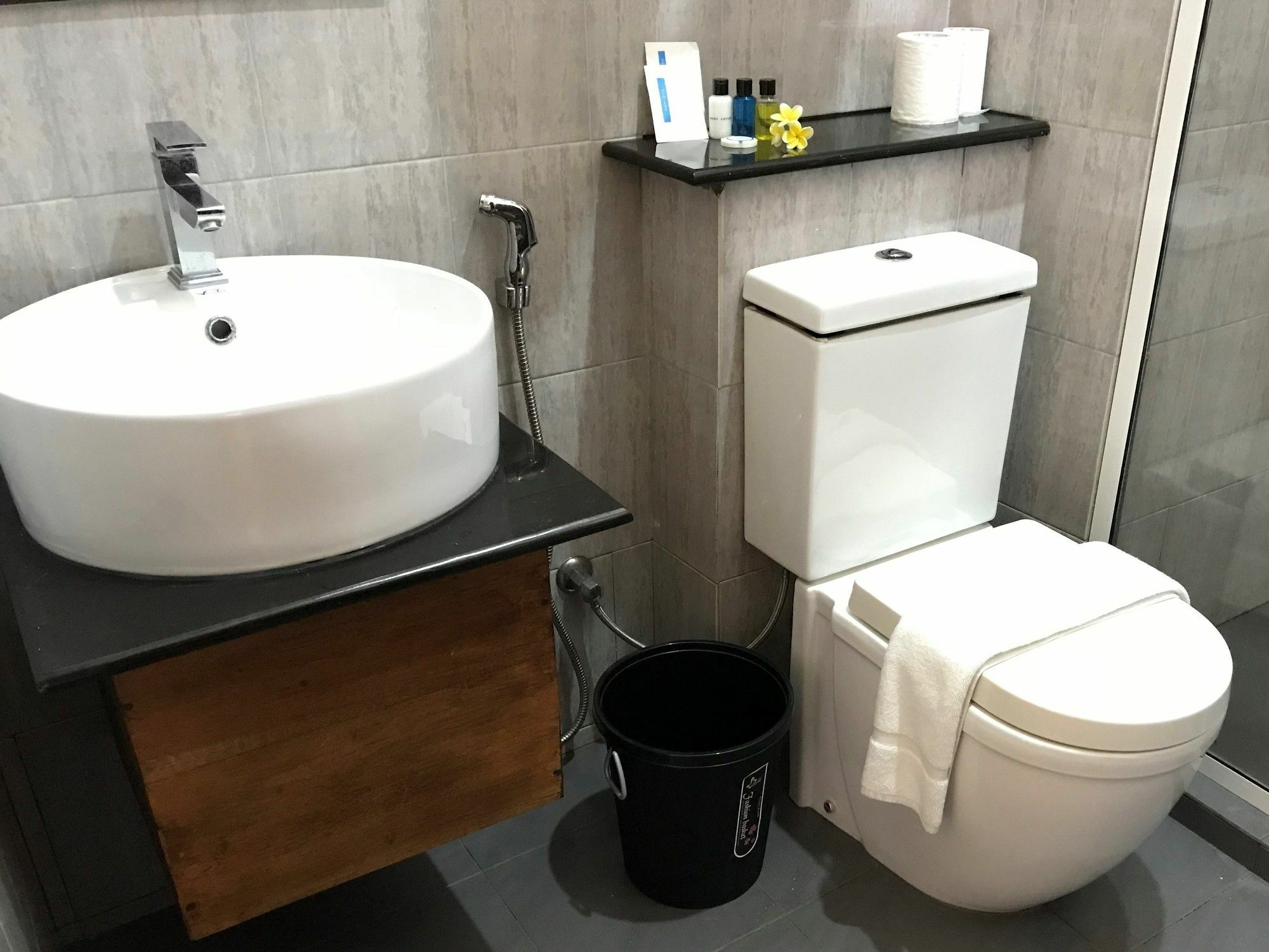 尼甘布 宁静波浪旅馆酒店 外观 照片